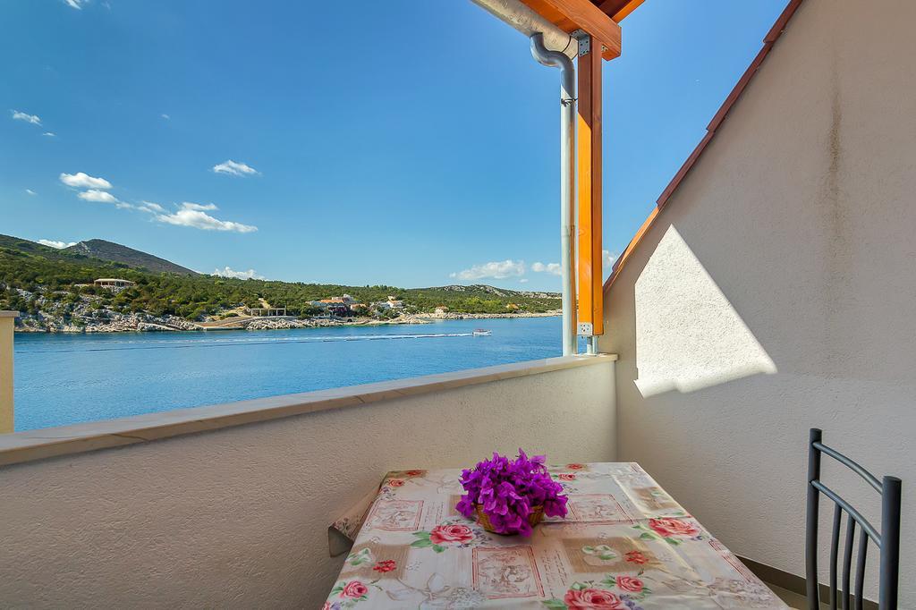 Apartmani Cico Gdinj Exterior foto