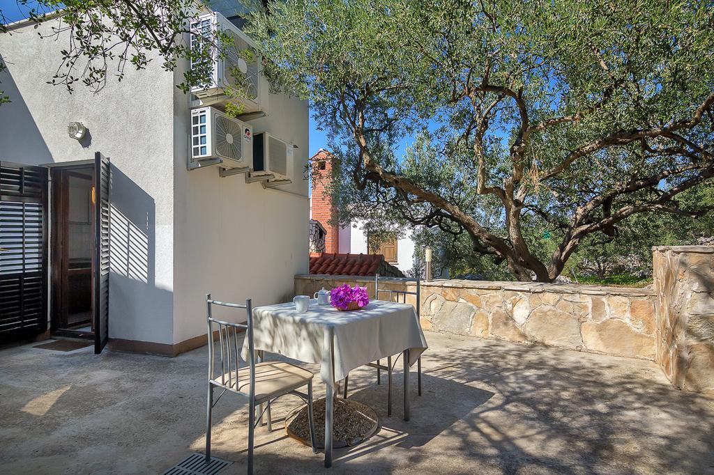 Apartmani Cico Gdinj Exterior foto